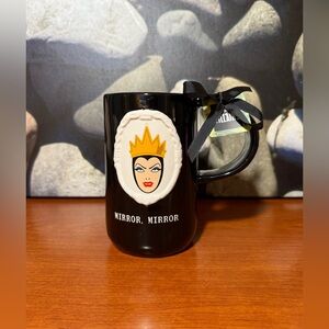 MIRROR, MIRROR Rae Dunn VILLIANS Mug